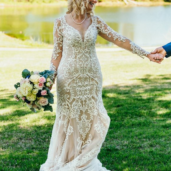 Sottero and Midgley Wedding Gown Size 8 in Ivory Over Nude - Picture 9 of 12